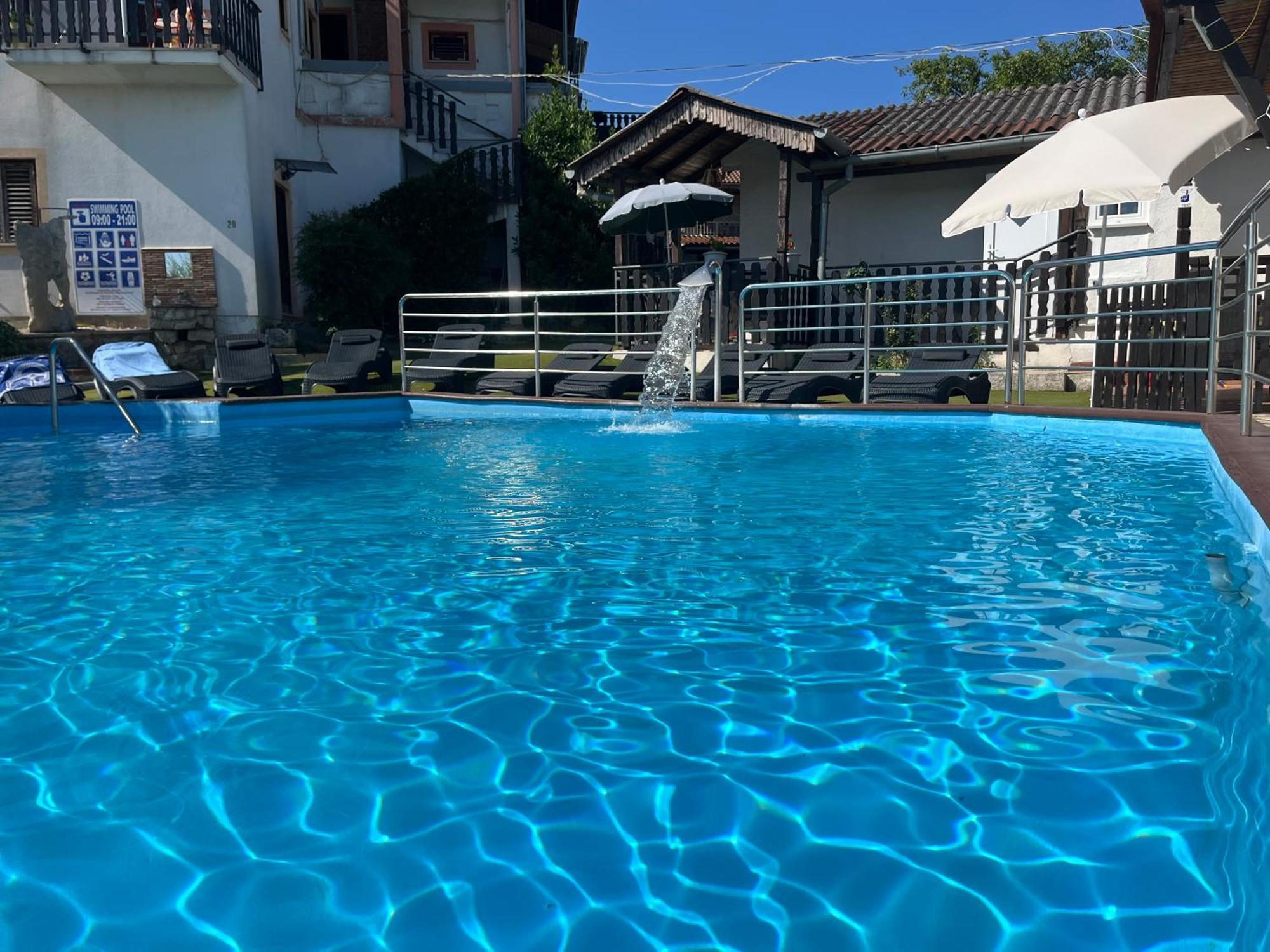 Apartmani Milokanovic Funtana Esterno foto