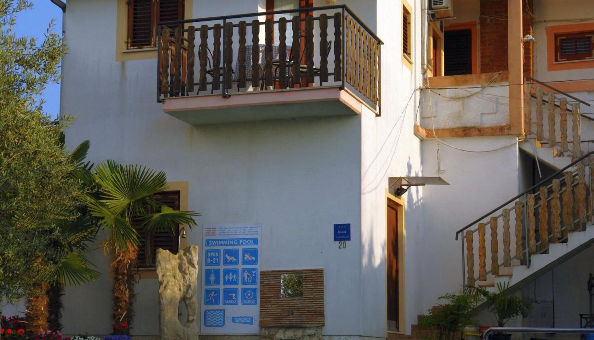 Apartmani Milokanovic Funtana Esterno foto